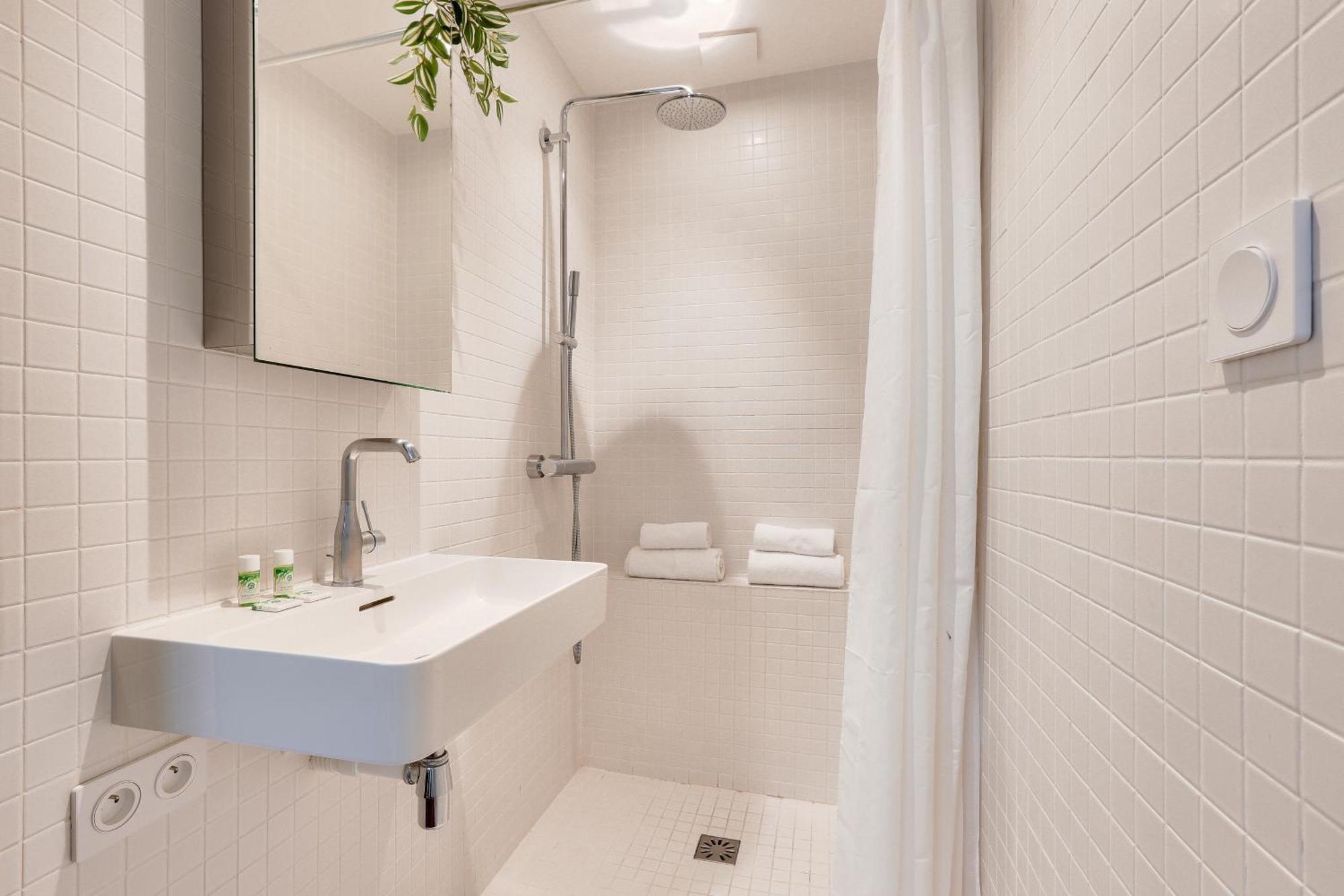 Bright Apartment In The 10Arr. - 4 People Paris Exteriör bild
